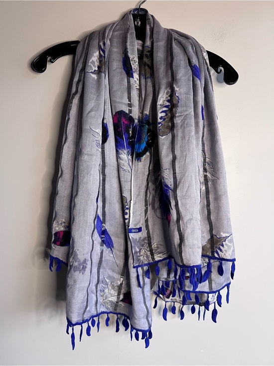 Cecil Accessories - Echo Gray Feather Print Tassel Scarf Lightweight Wrap Shawl Boho Fringe Scarf